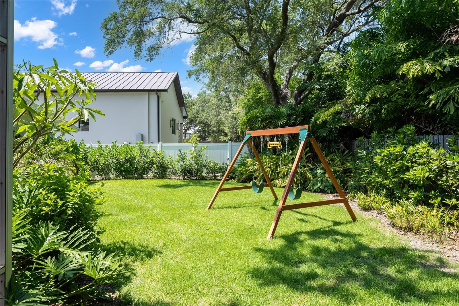 DAVIS ISLANDS PB10 PG52 TO 57 - Residential