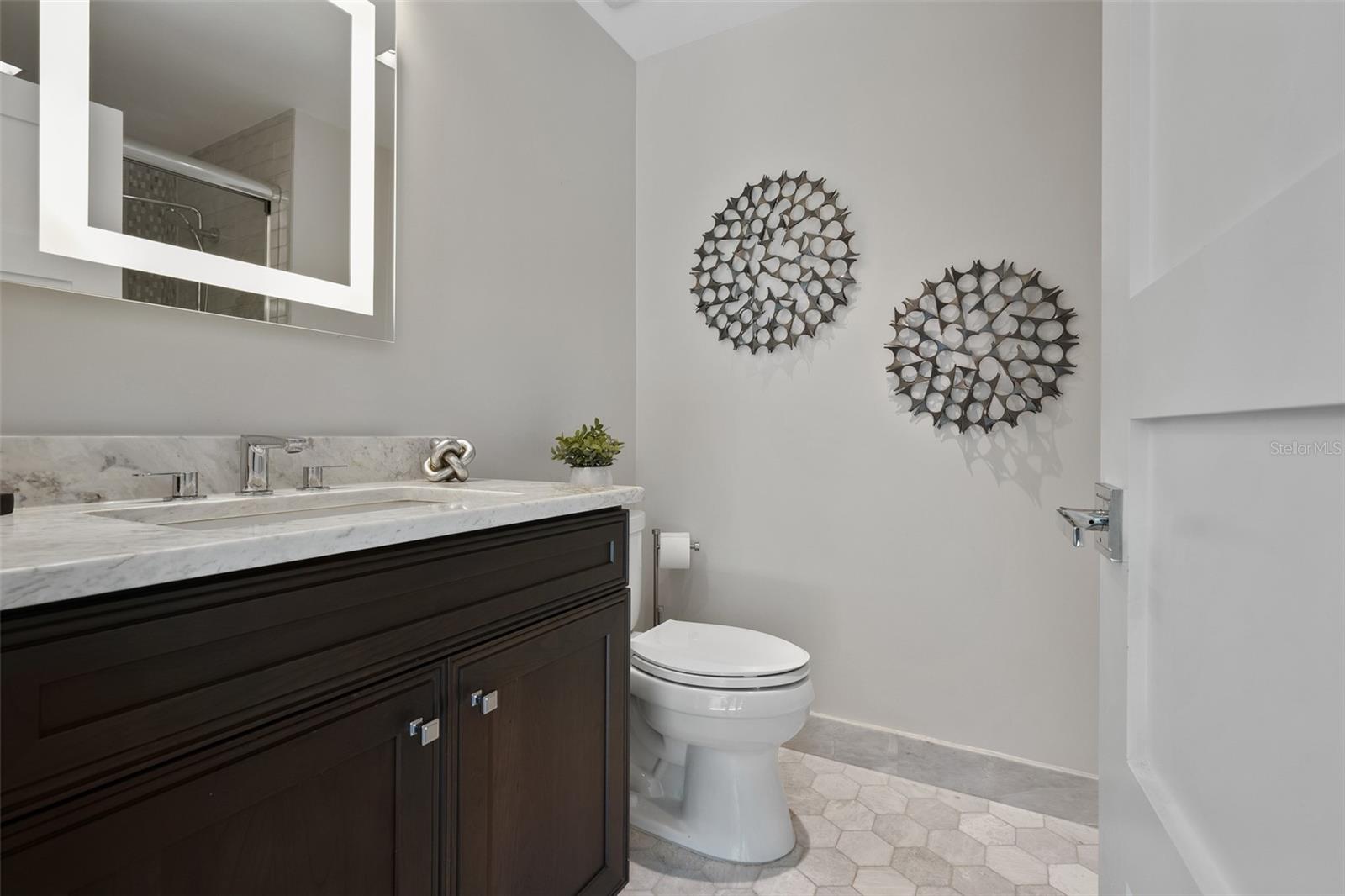 DAVIS ISLANDS PB10 PG52 TO 57 - Residential