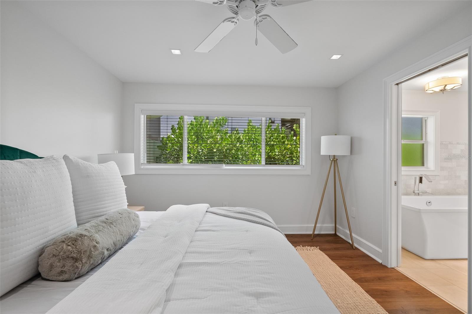 DAVIS ISLANDS PB10 PG52 TO 57 - Residential