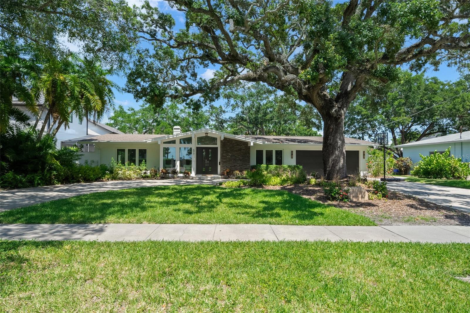 DAVIS ISLANDS PB10 PG52 TO 57 - Residential