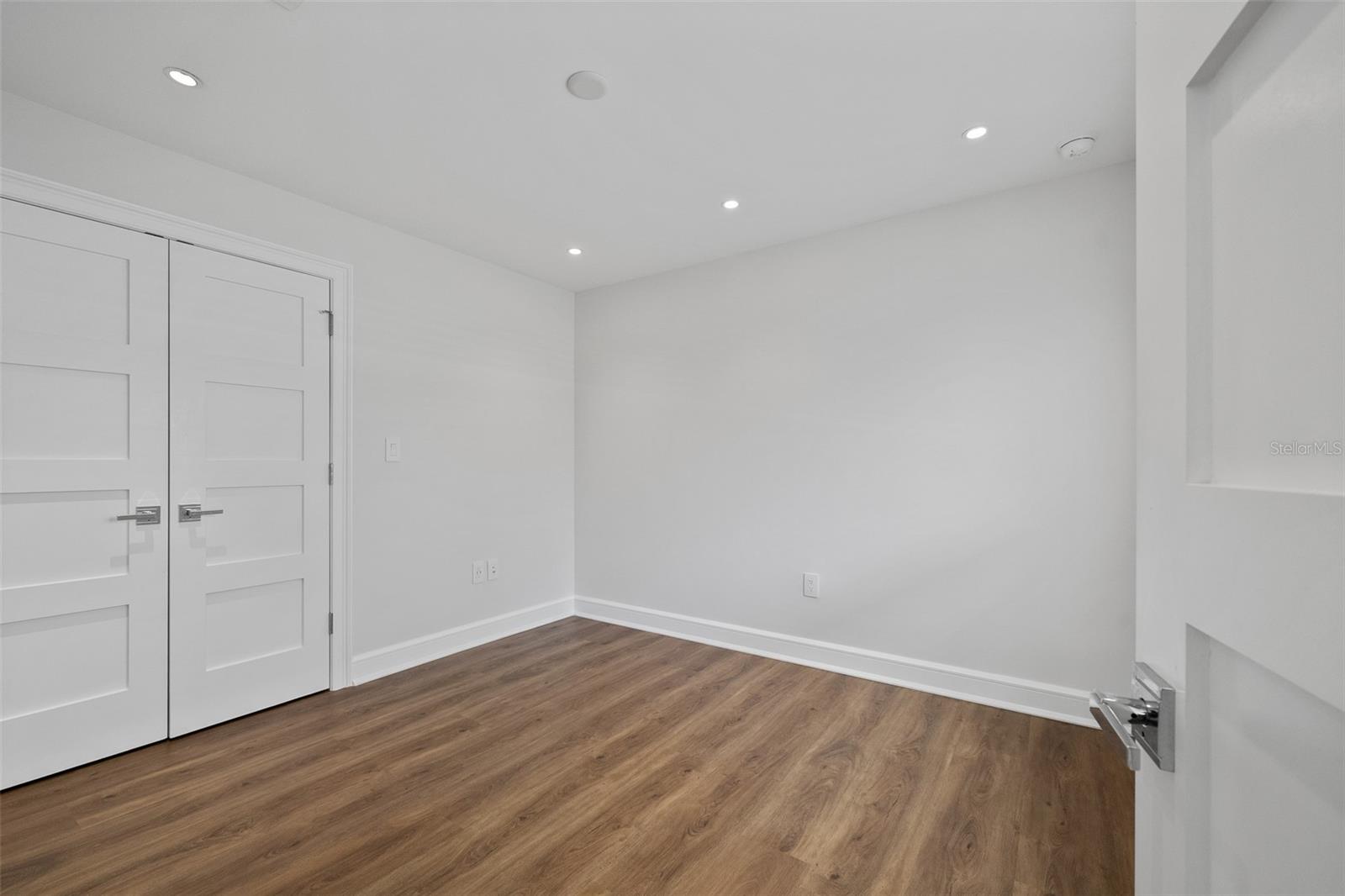 DAVIS ISLANDS PB10 PG52 TO 57 - Residential