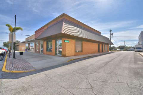 22 E WALL STREET FROSTPROOF FL 33843