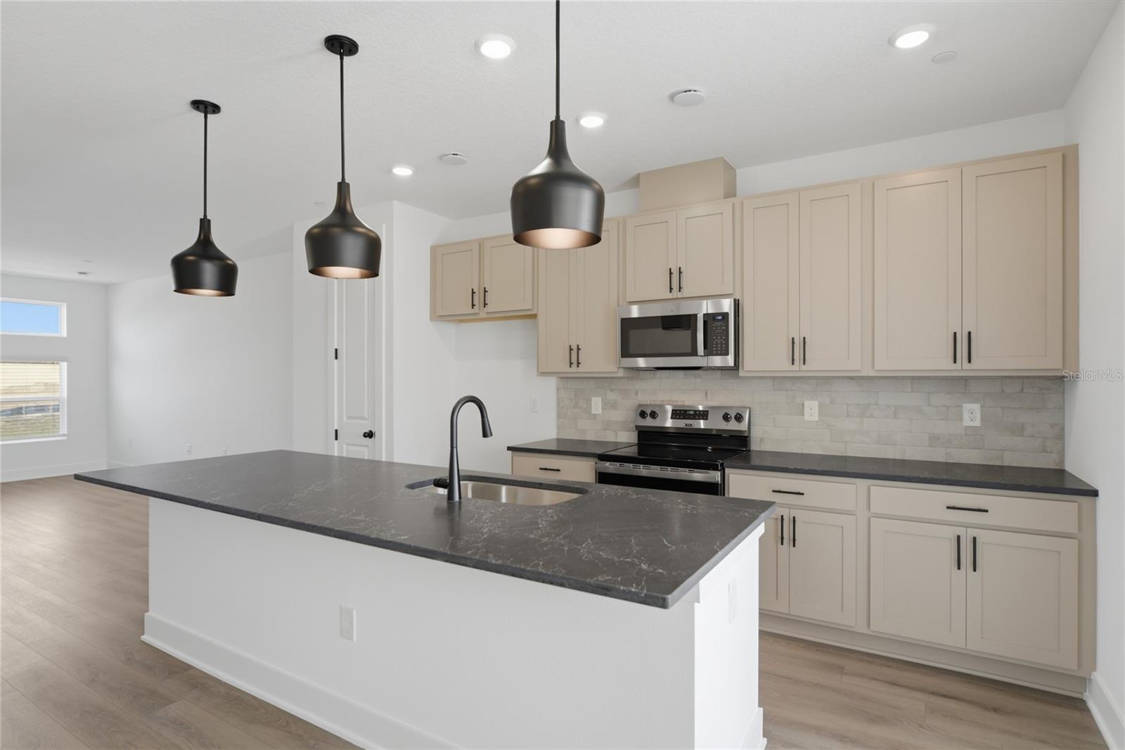 PARKVIEW/HAMLIN - Residential