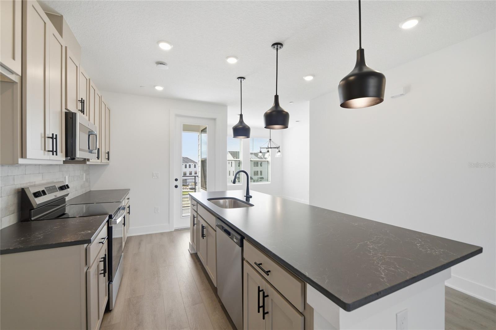 PARKVIEW/HAMLIN - Residential