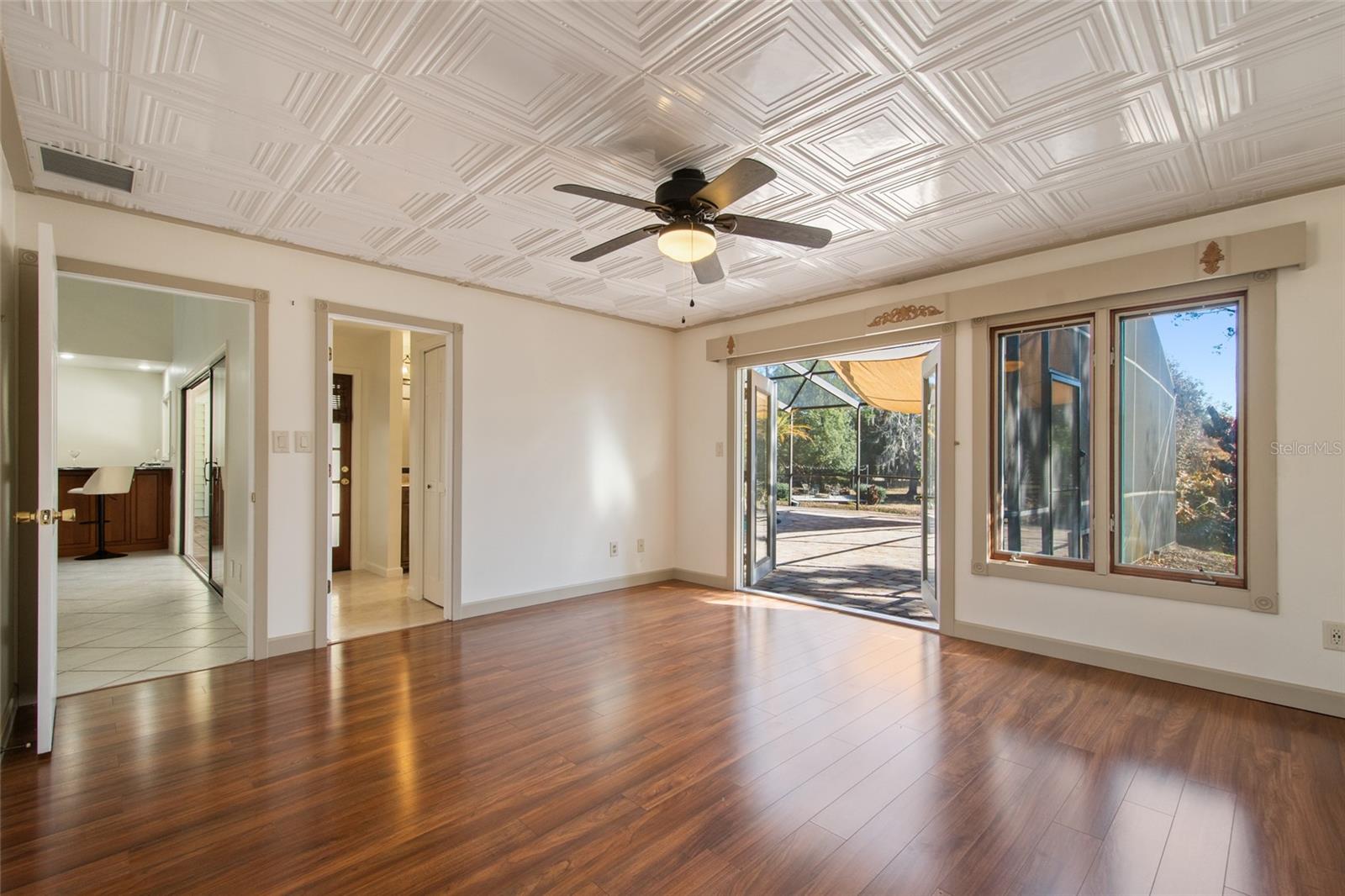 BUTLER BAY - Residential