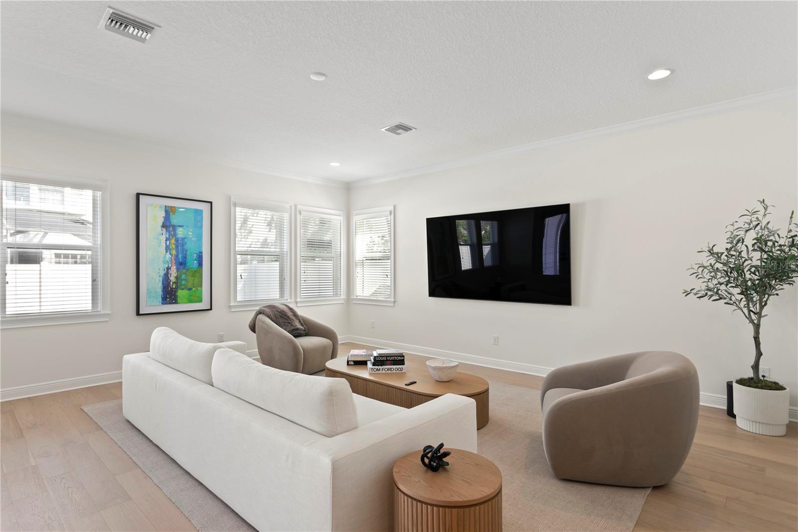 3618 W ROYAL PALM CIRCLE