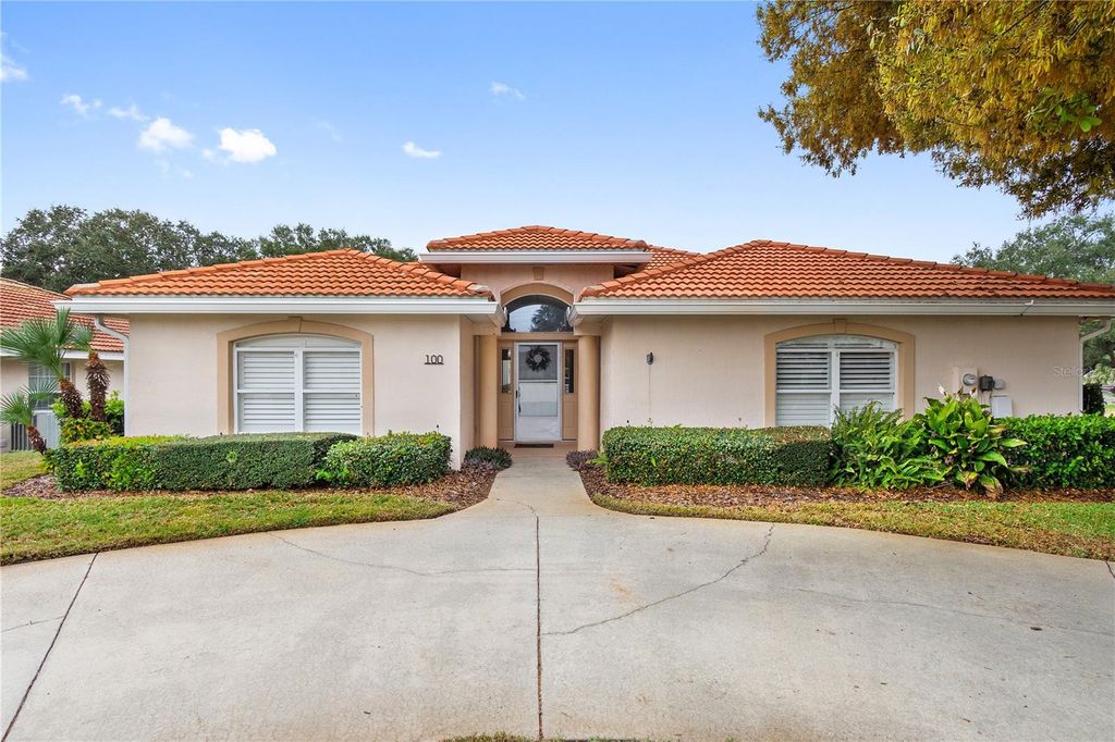 Photo of 100 Morning Glory Circle, Winter Haven, FL 33884 (MLS # L4958217)
