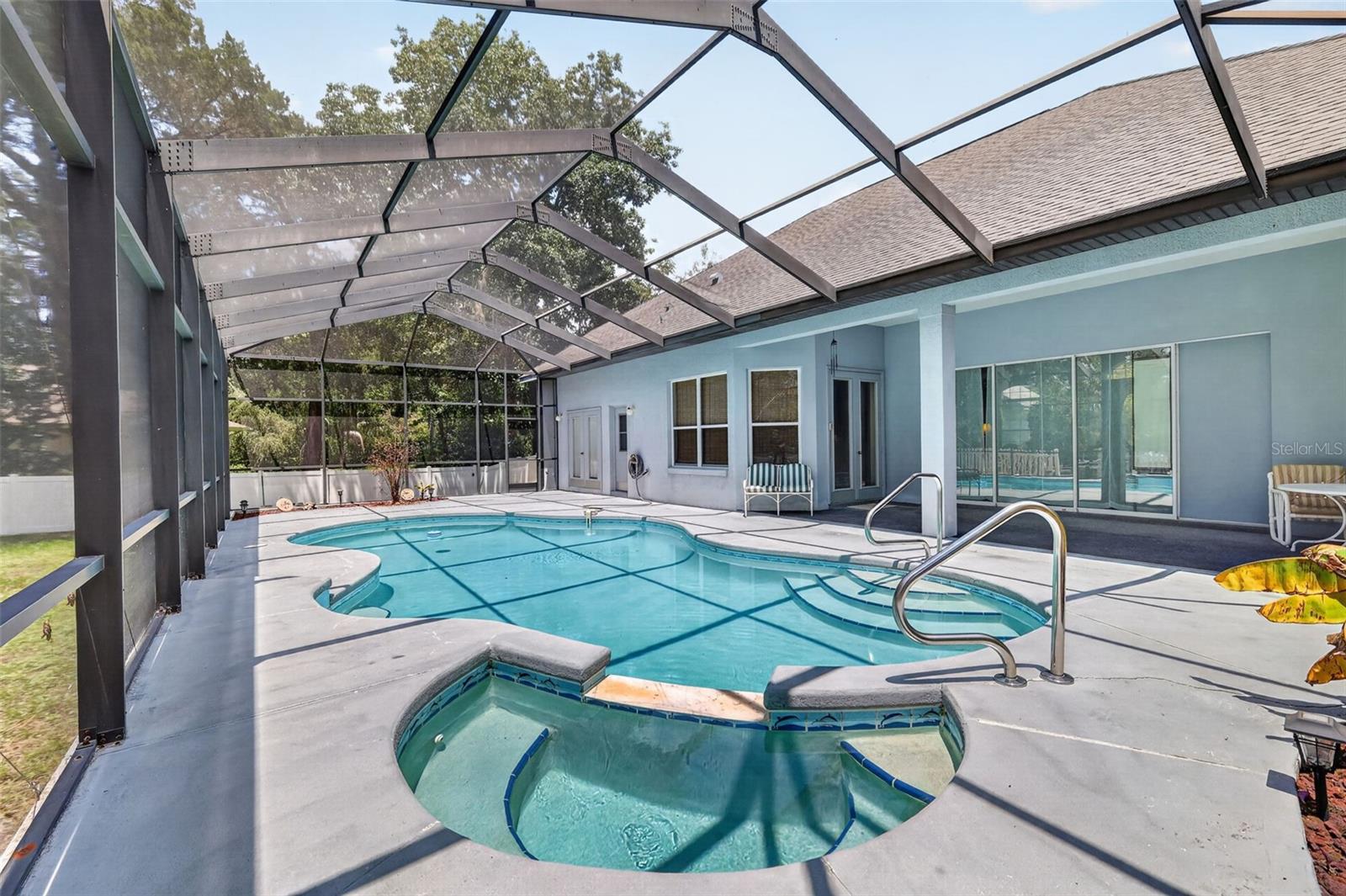 720 NORTHWEST SNUG HARBOR ROAD