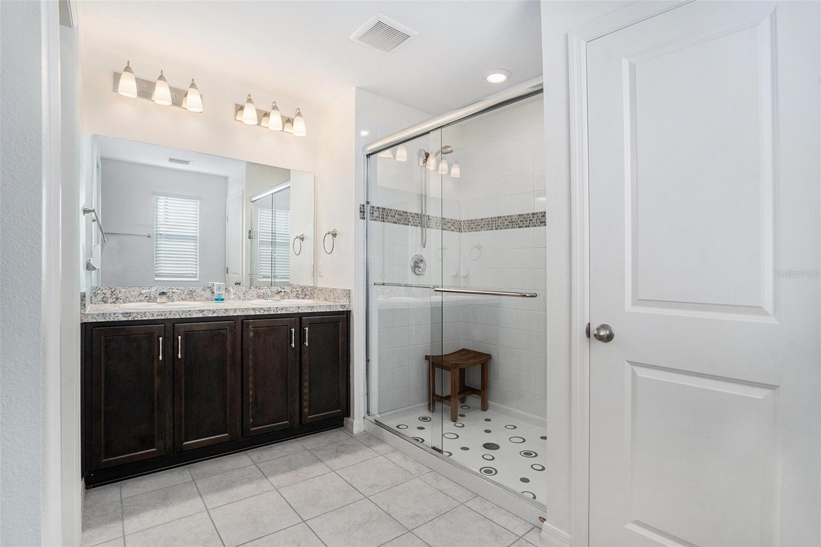 LEGENDS POINTE - Residential