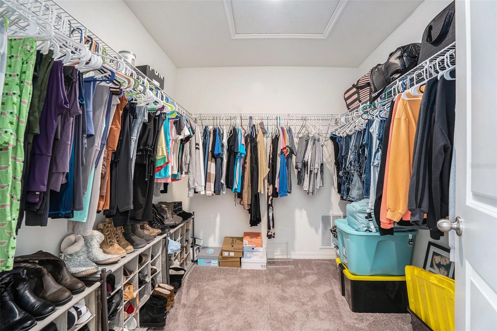 LEGENDS POINTE - Residential