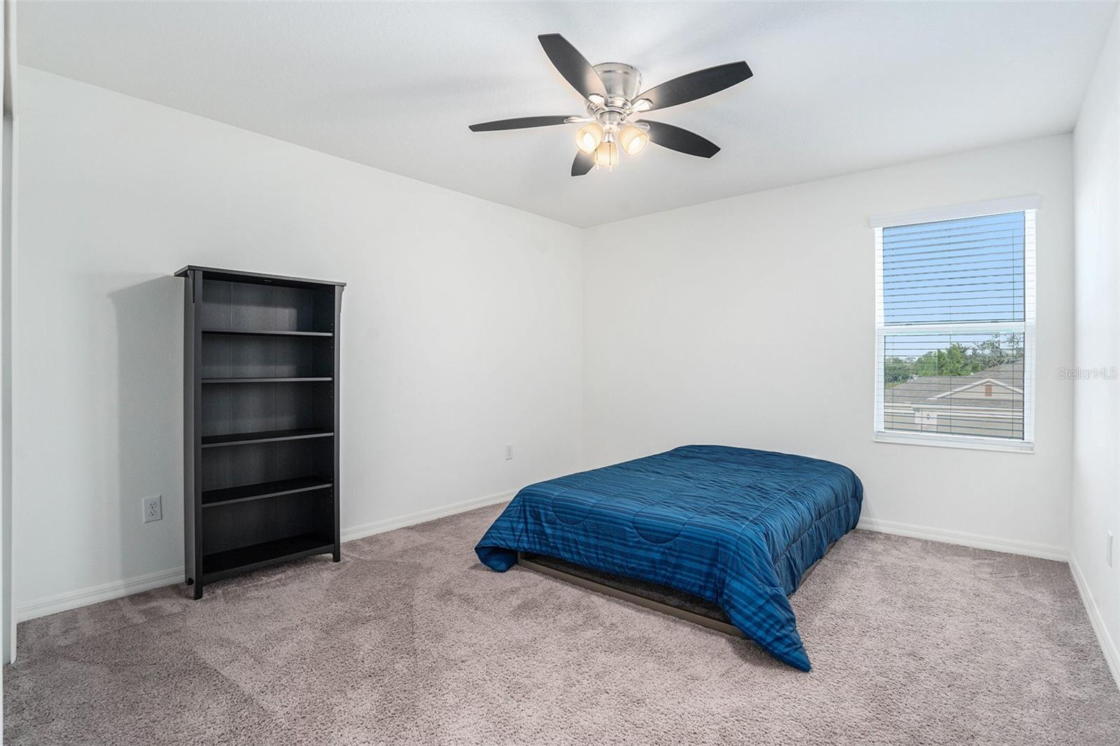 LEGENDS POINTE - Residential