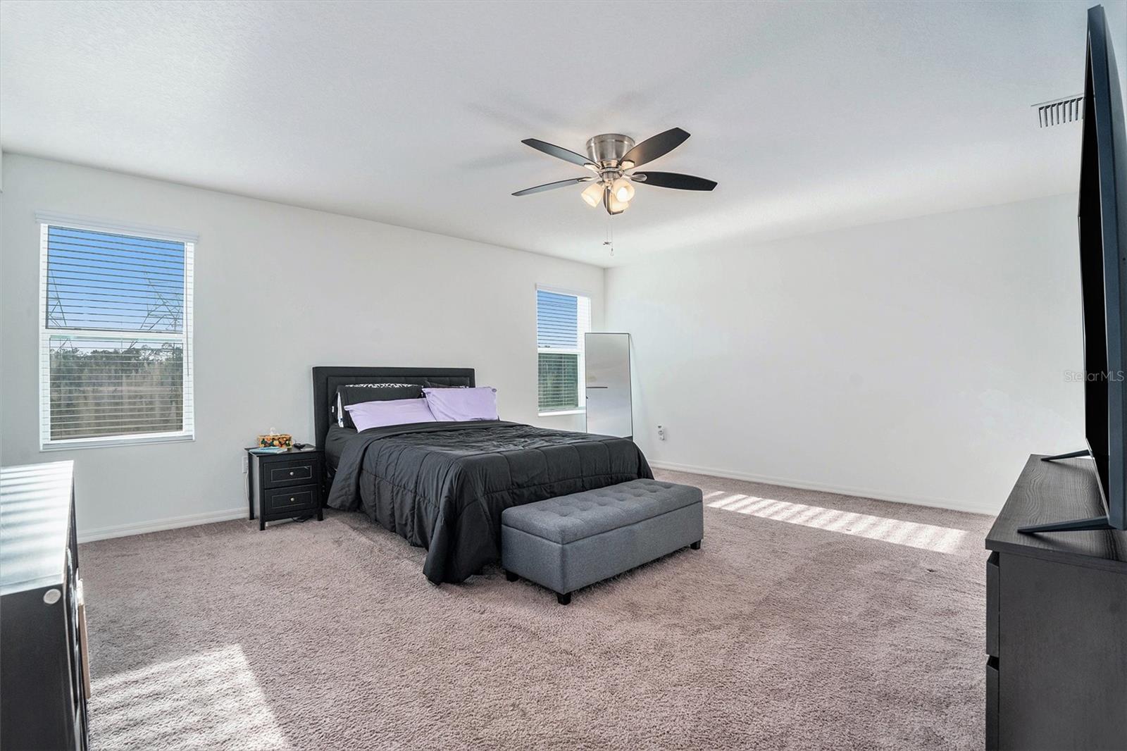 LEGENDS POINTE - Residential