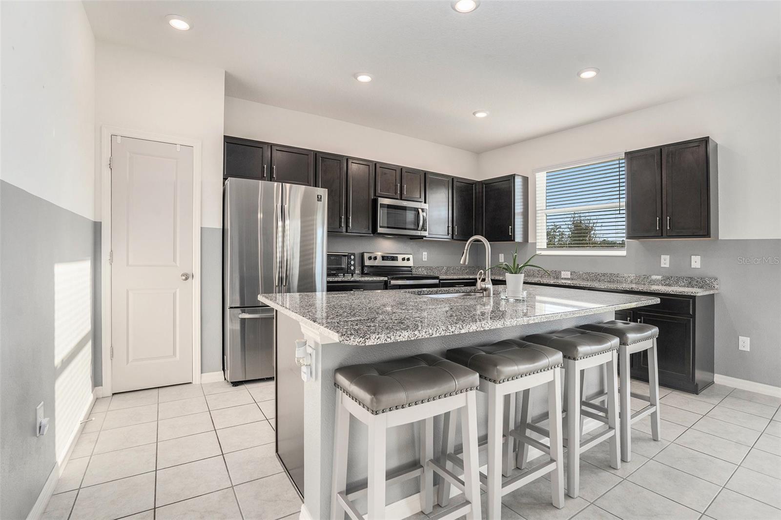 LEGENDS POINTE - Residential