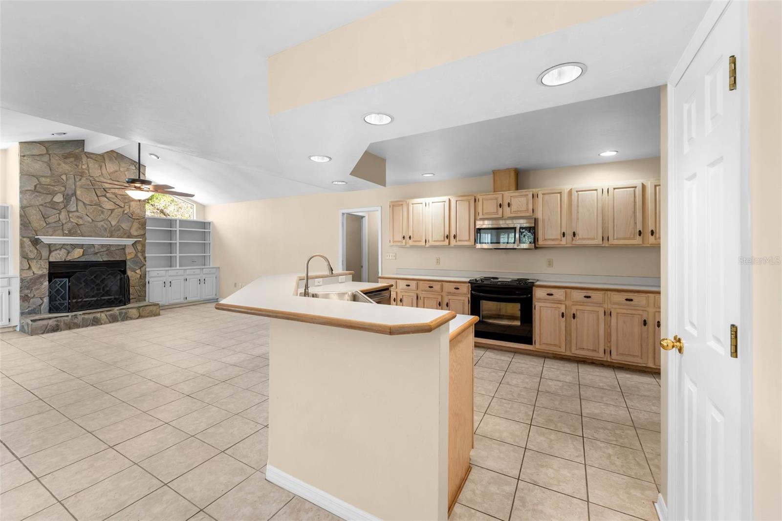 FAIRWAY ESTATES IN - Residential