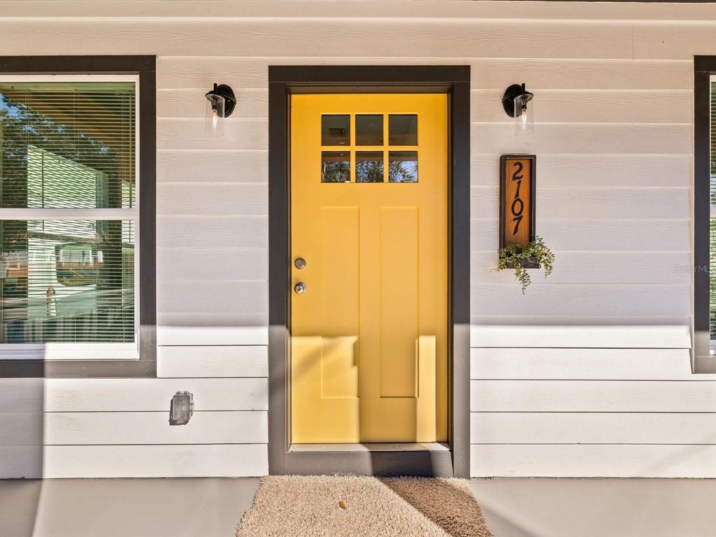 Photo of 2107 W Cherry Street, Tampa, FL 33607 (MLS # TB8470450)