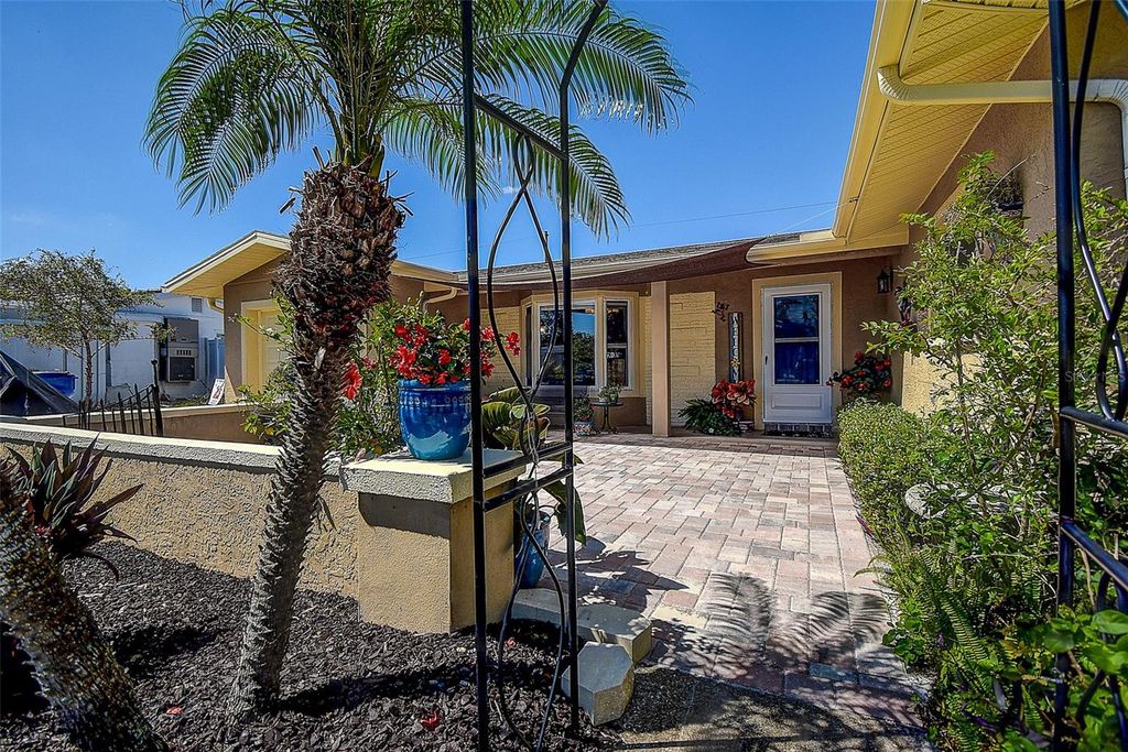 Photo of 5931 33 Avenue N, St Petersburg, FL 33710 (MLS # TB8374782)