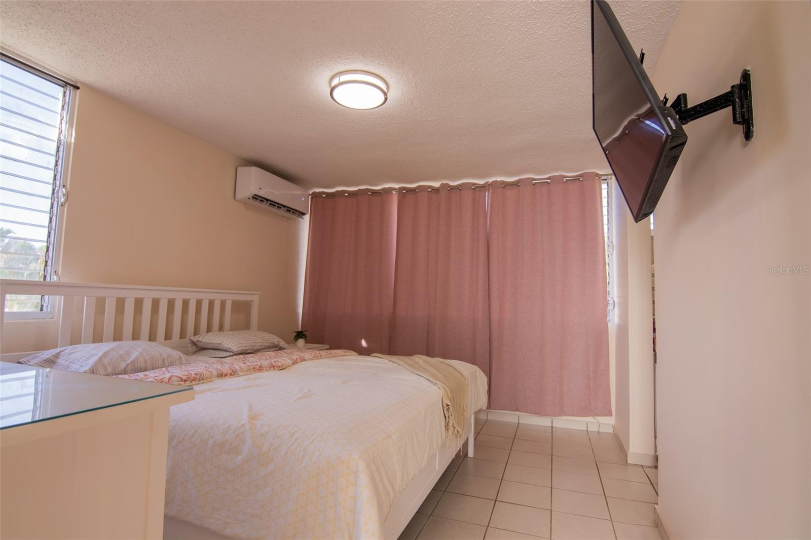 24 RUISENOR | URB. LOS MONTES 275