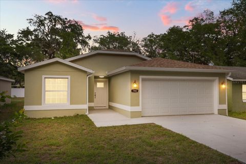 Photo of 706 Beecher Street, Leesburg, FL 34748 (MLS # G5111173)