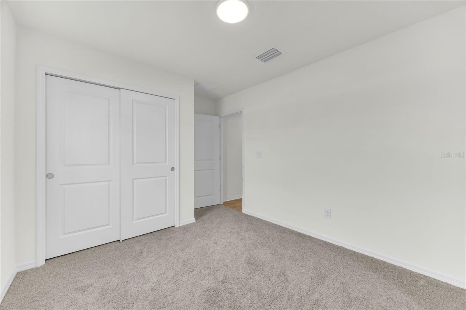 SAWGRASS LAKES PH I-III - Residential Lease