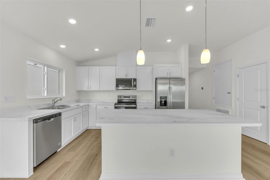 Photo of 9267 Sandy Bluffs Circle, Parrish, FL 34219 (MLS # TB8457698)