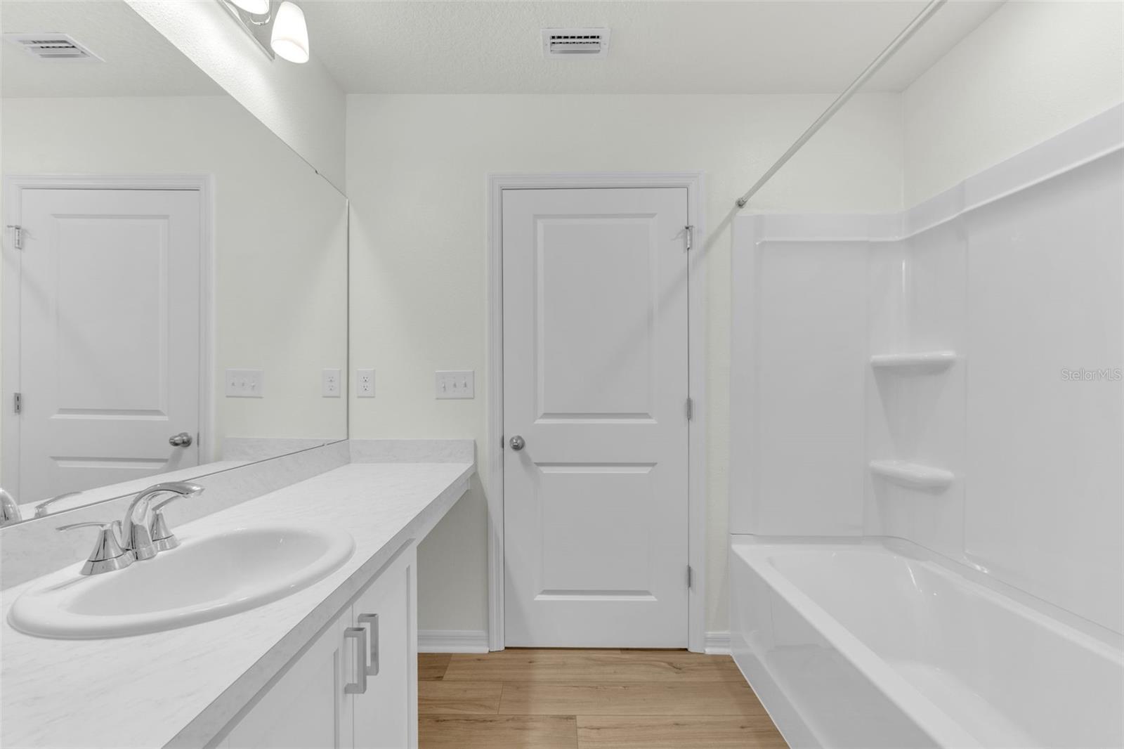 SAWGRASS LAKES PH I-III - Residential Lease