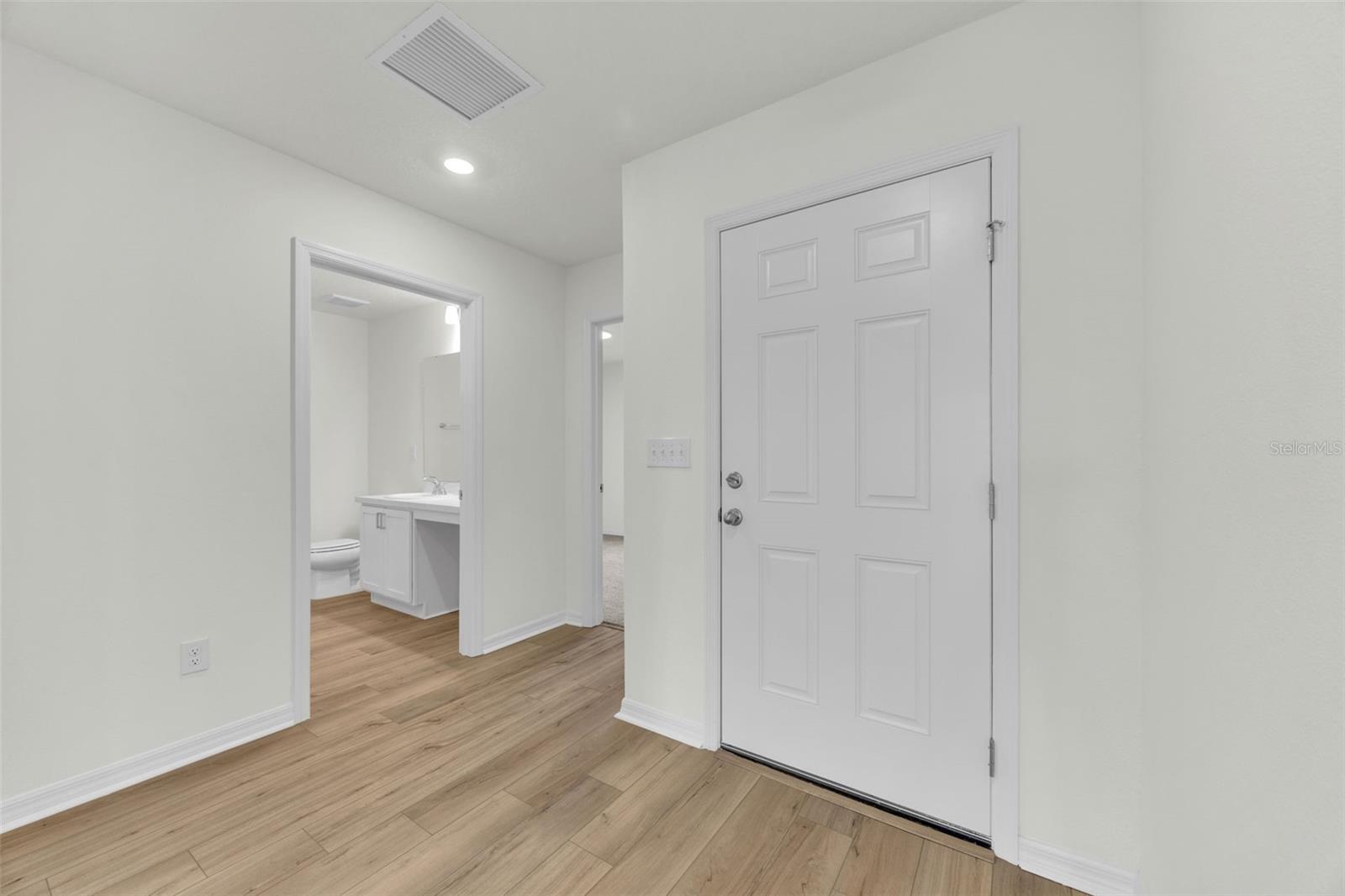 SAWGRASS LAKES PH I-III - Residential Lease