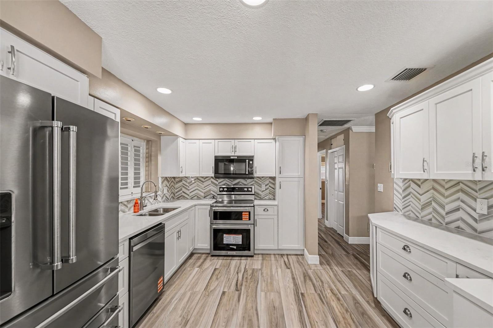 NORTH EAST PARK SHORES - Residential