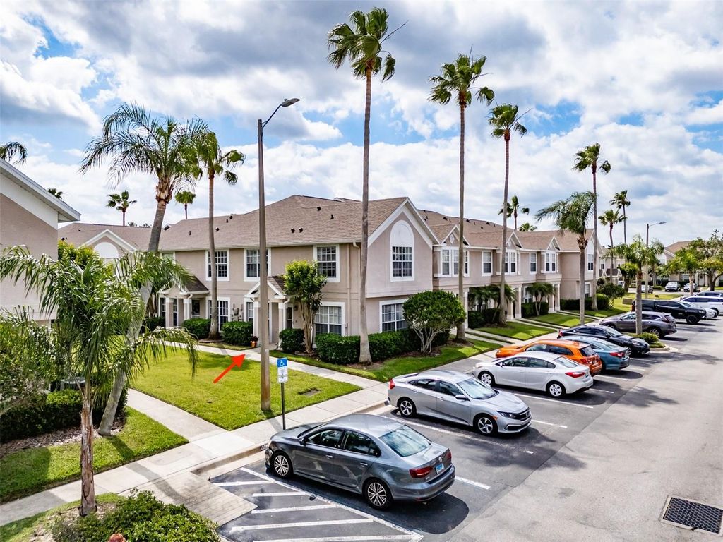 Photo of 724 Kensington Lake Circle, Brandon, FL 33511 (MLS # TB8375077)