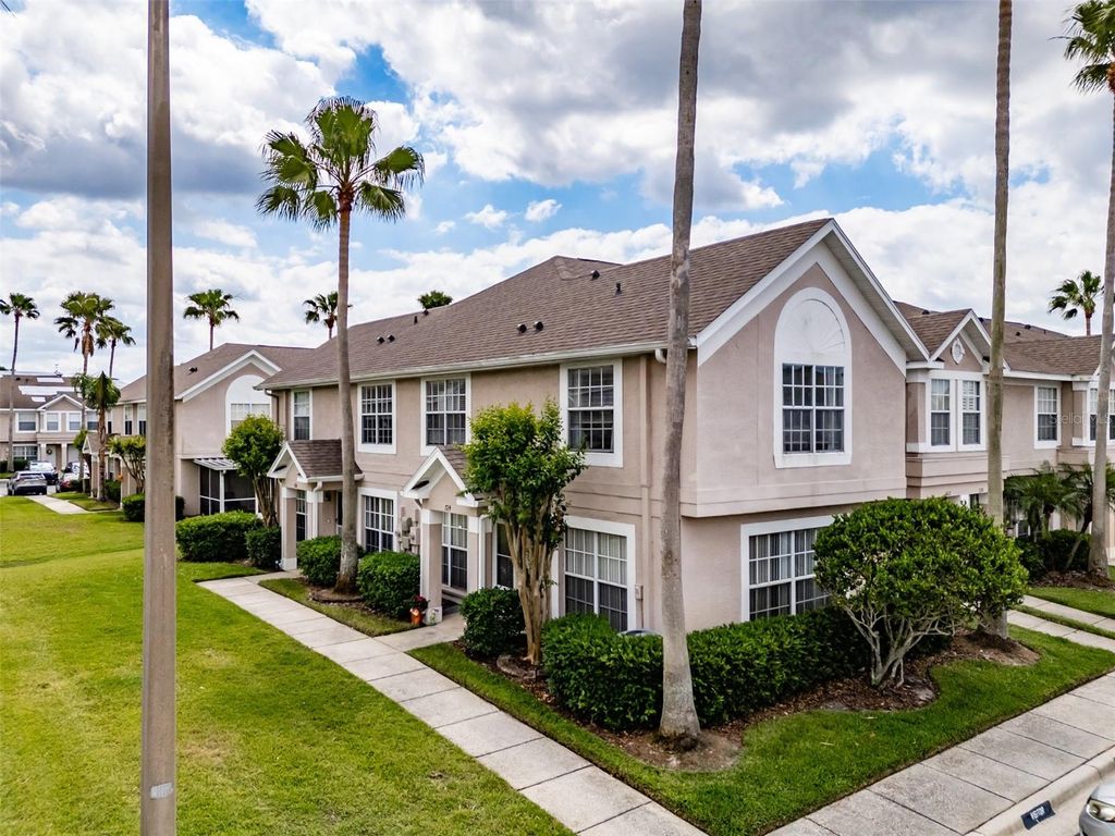 Photo of 724 Kensington Lake Circle, Brandon, FL 33511 (MLS # TB8375077)