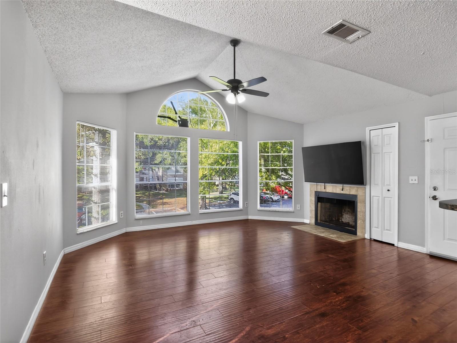 HIDDEN SPGS CONDO - Residential Lease