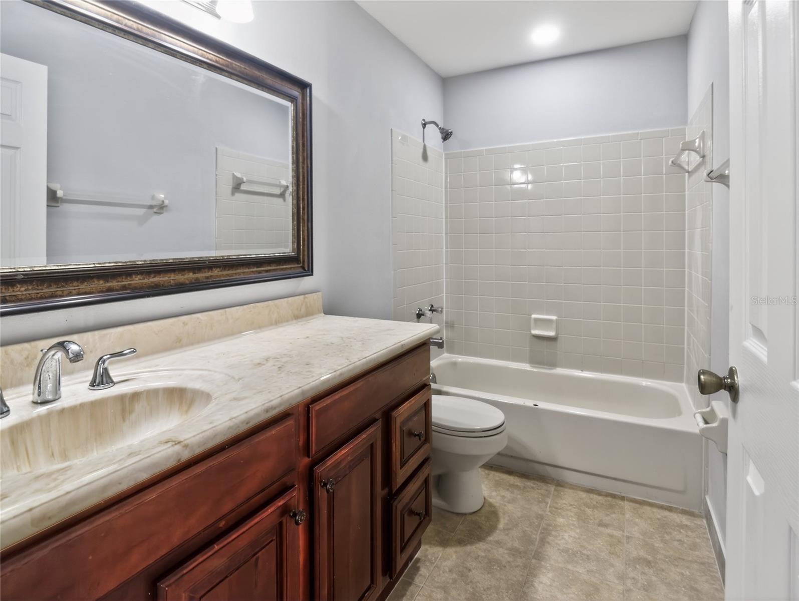 HIDDEN SPGS CONDO - Residential Lease