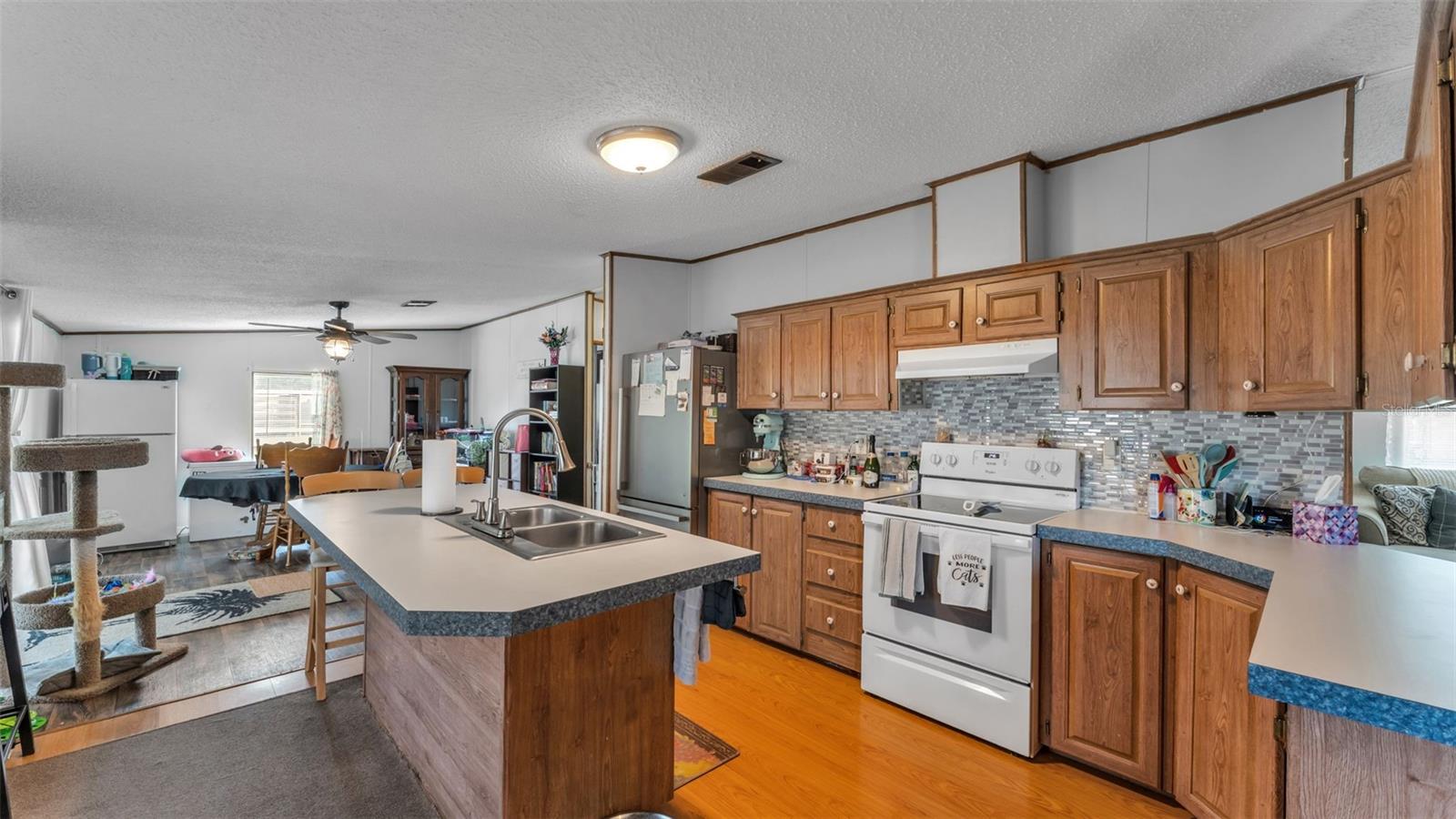 COUNTRY VIEW ESTATES - Residential