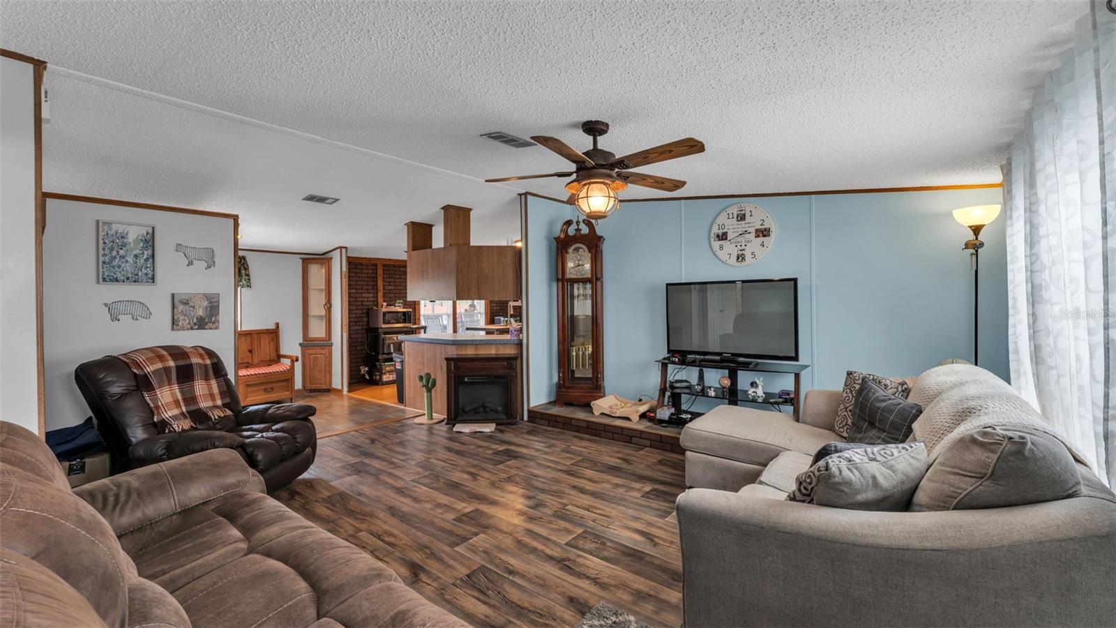 COUNTRY VIEW ESTATES - Residential