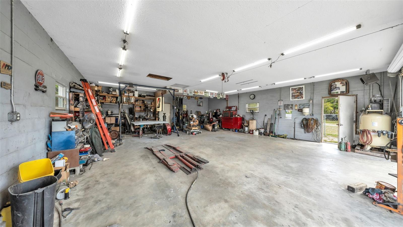 COUNTRY VIEW ESTATES - Residential