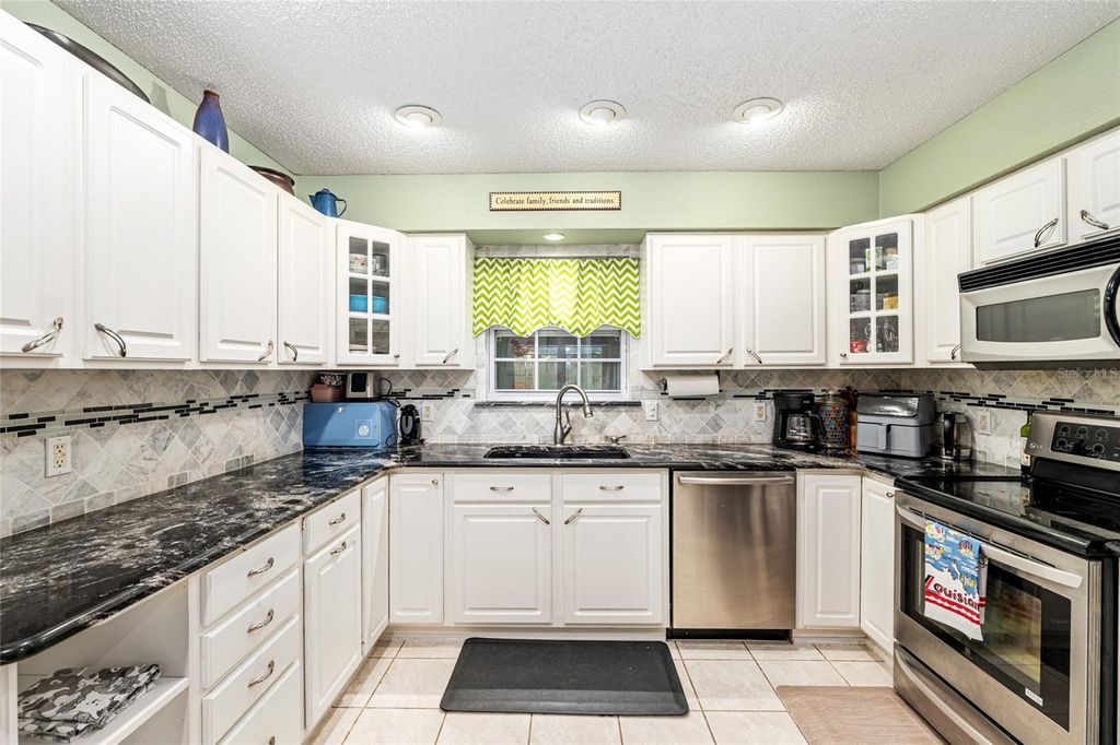 Photo of 3305 NE 26th Court, Ocala, FL 34479 (MLS # OM711844)