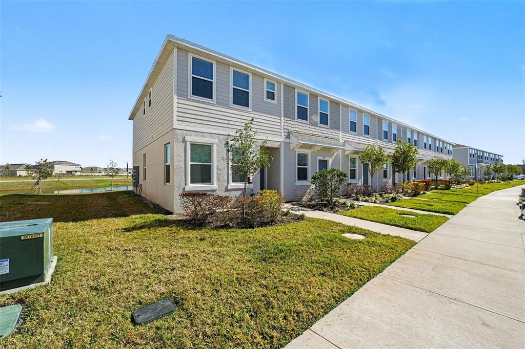 Photo of 2037 Viewfinder Street, Kissimmee, FL 34758 (MLS # O6385694)