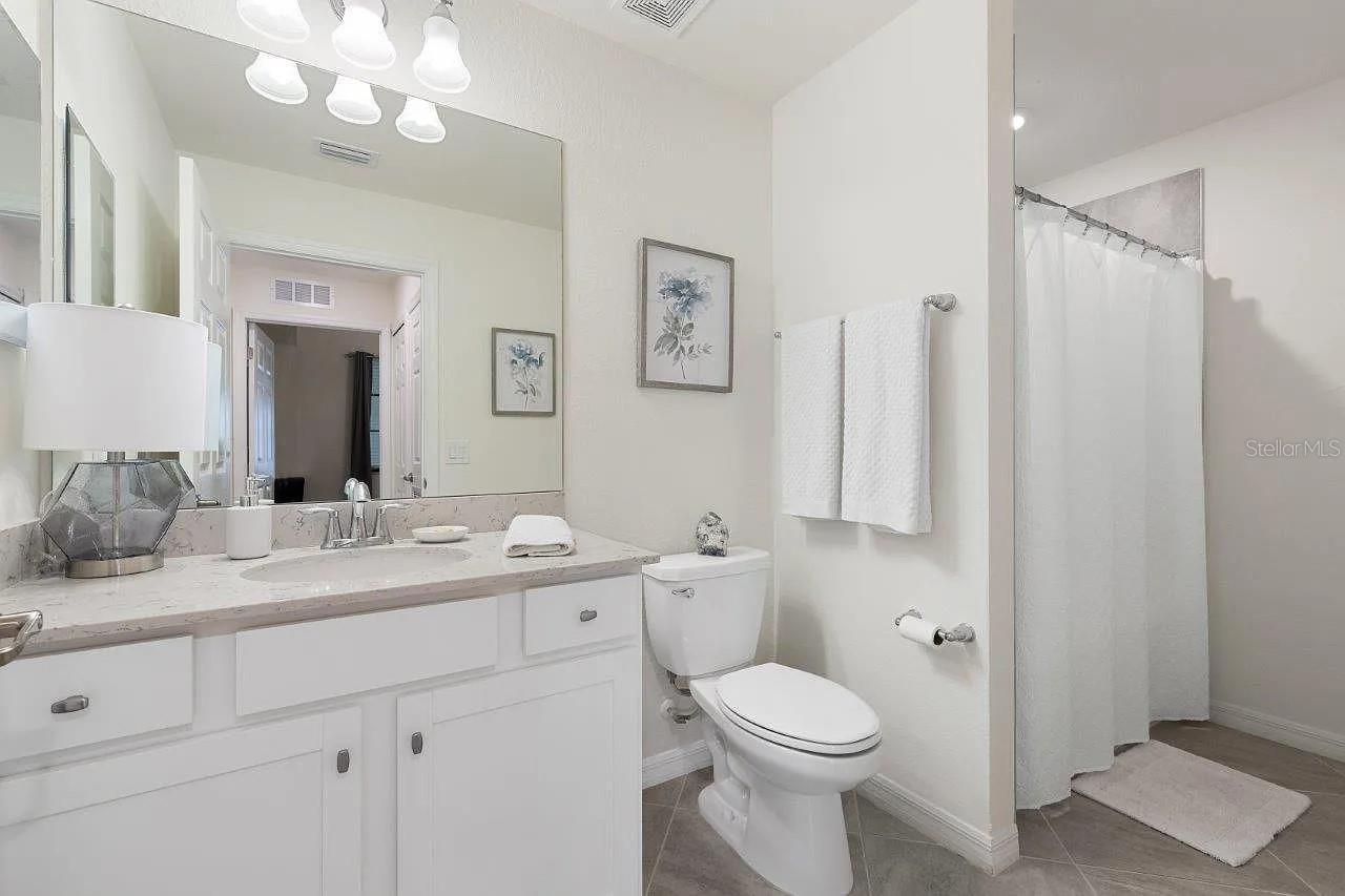 TERRACE VI AT LAKEWOOD NATIONAL PH I - Residential Lease