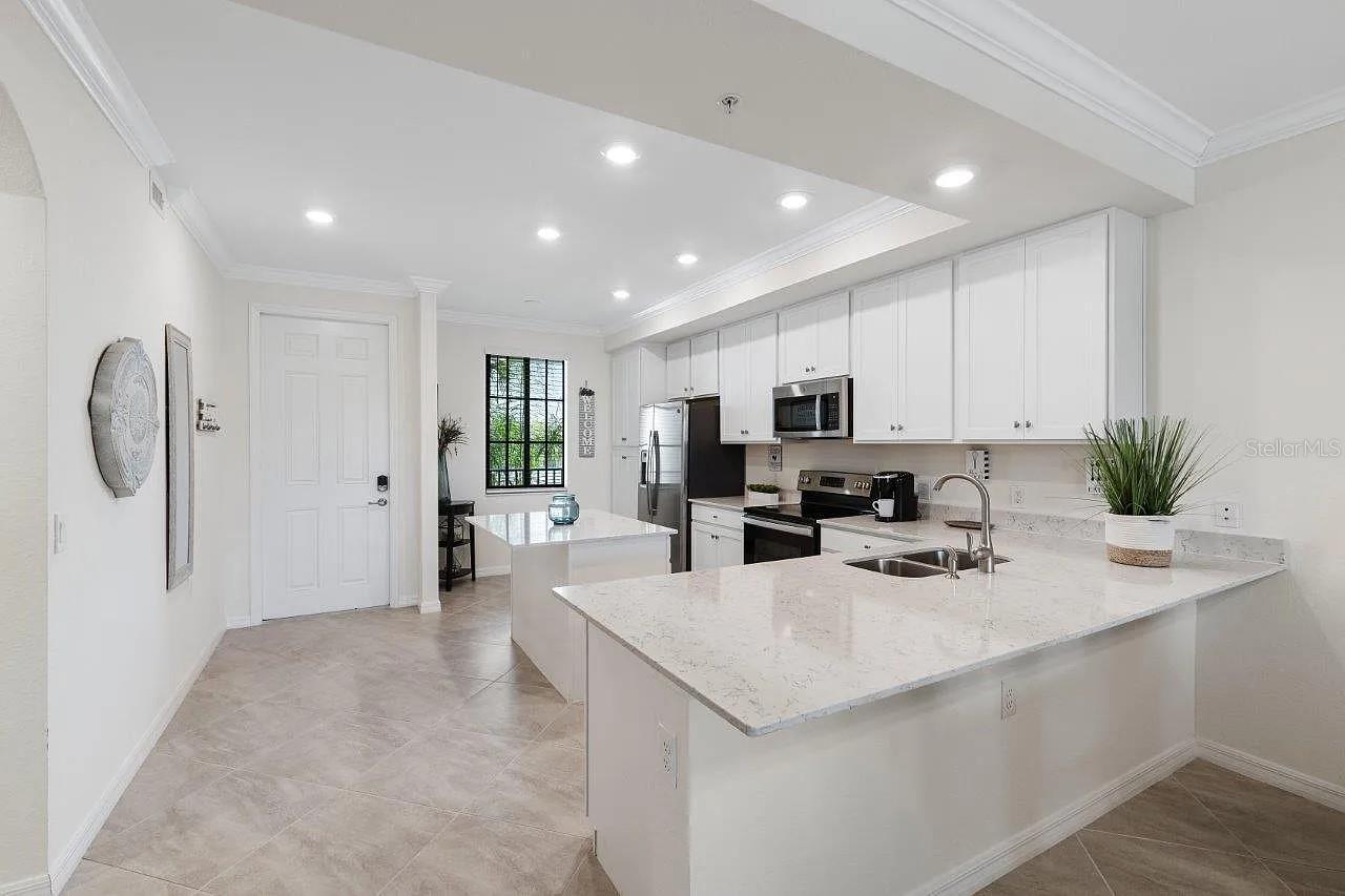TERRACE VI AT LAKEWOOD NATIONAL PH I - Residential Lease