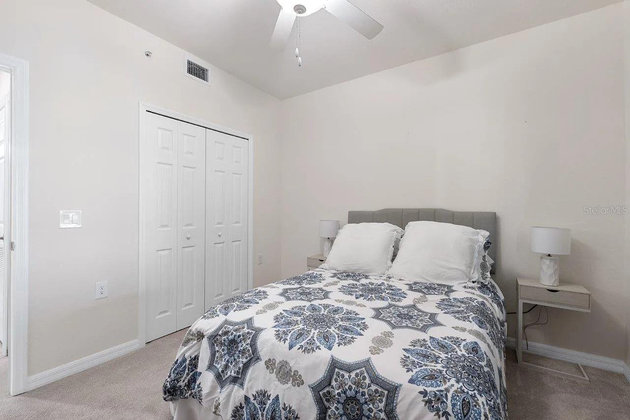 TERRACE VI AT LAKEWOOD NATIONAL PH I - Residential Lease