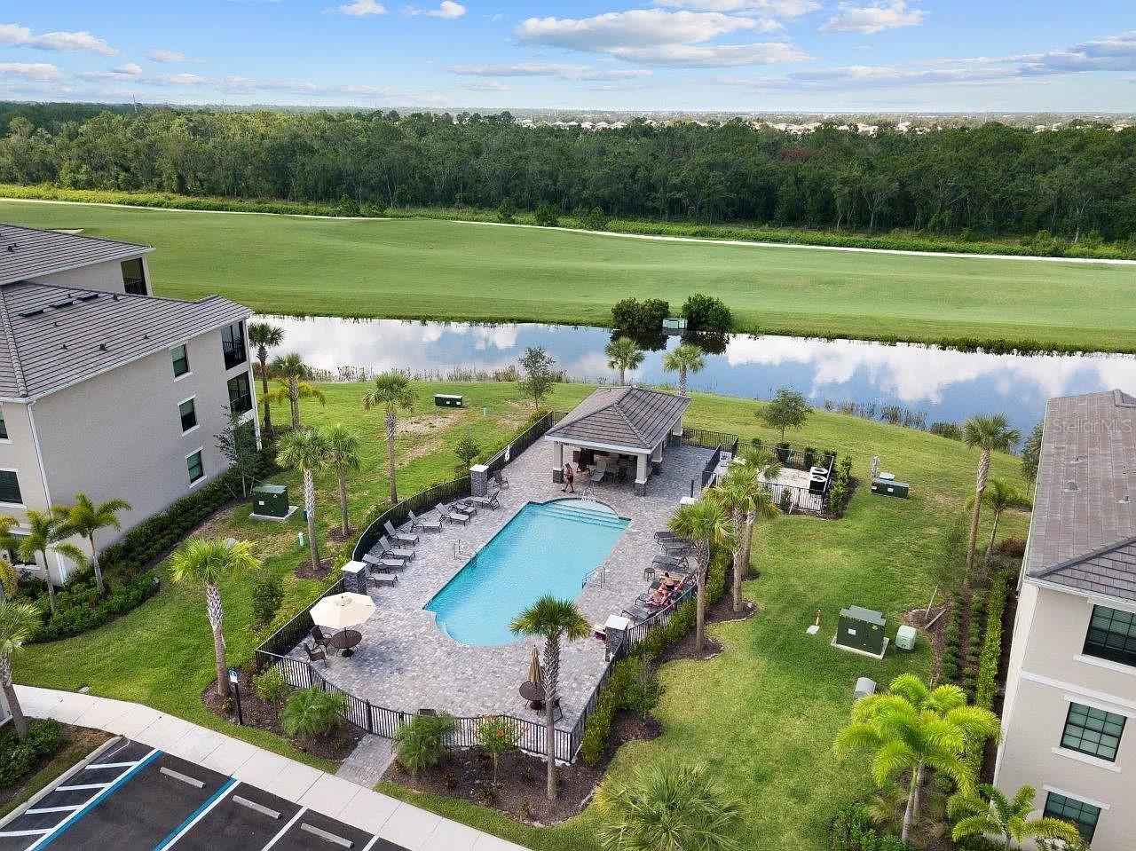 TERRACE VI AT LAKEWOOD NATIONAL PH I - Residential Lease