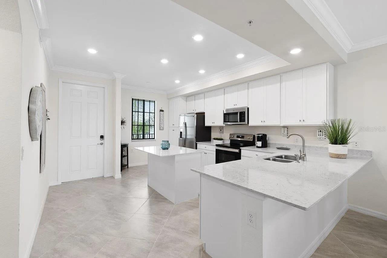TERRACE VI AT LAKEWOOD NATIONAL PH I - Residential Lease