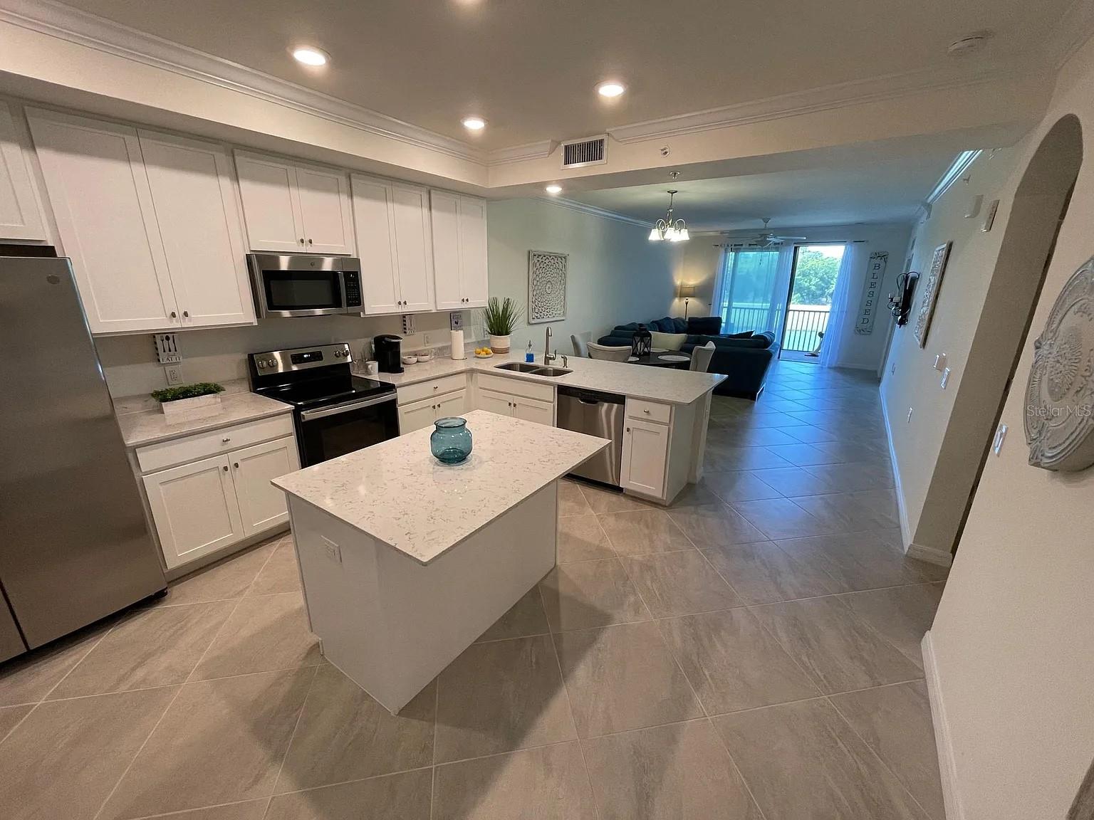 TERRACE VI AT LAKEWOOD NATIONAL PH I - Residential Lease
