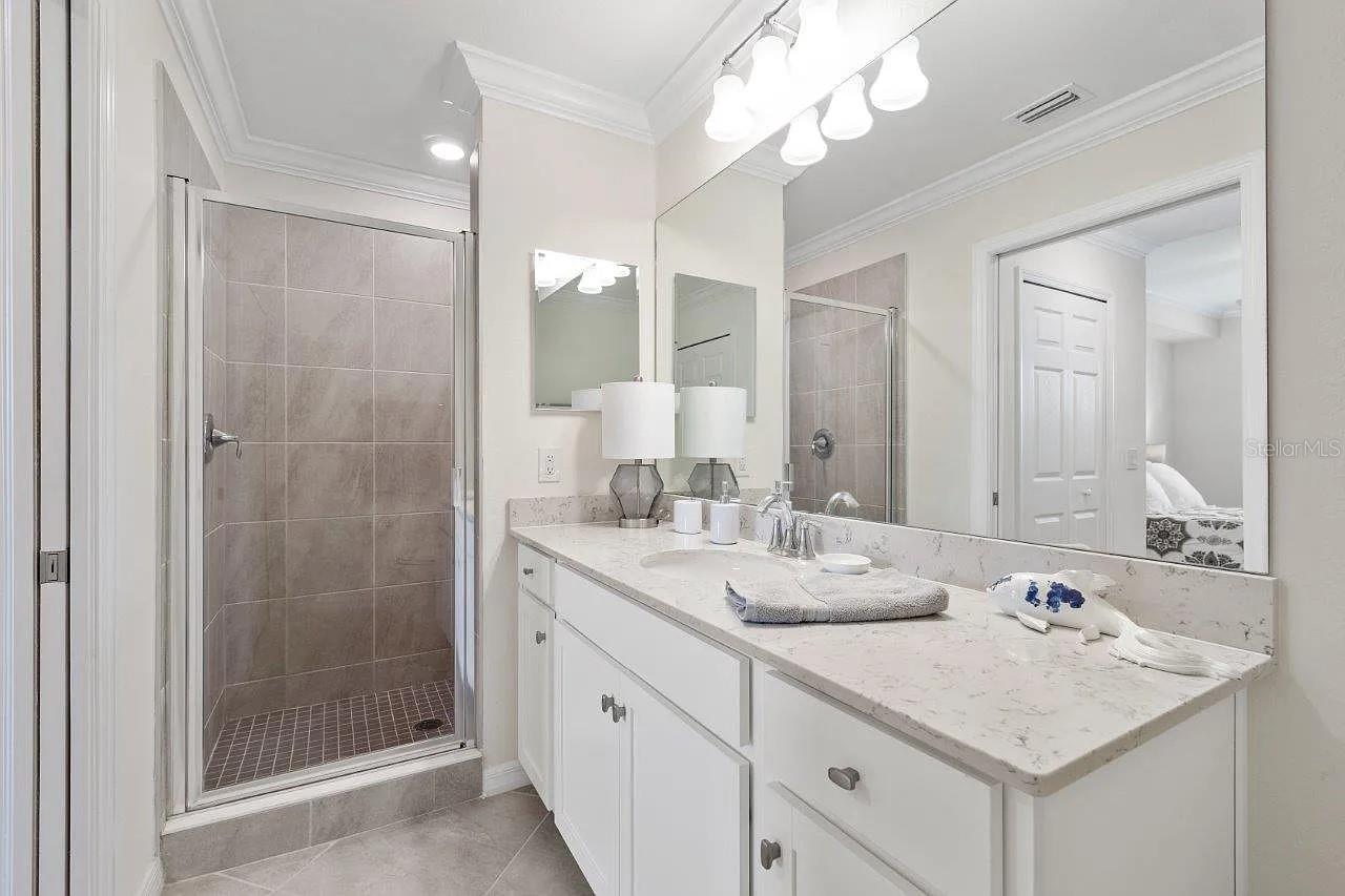 TERRACE VI AT LAKEWOOD NATIONAL PH I - Residential Lease