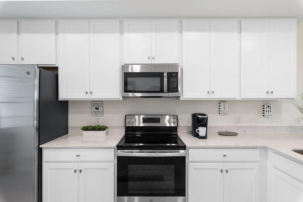 TERRACE VI AT LAKEWOOD NATIONAL PH I - Residential Lease