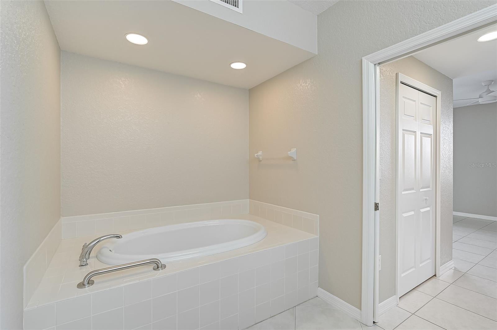 BLACKBURN HARBOR WATERFRONT VILLAS - Residential