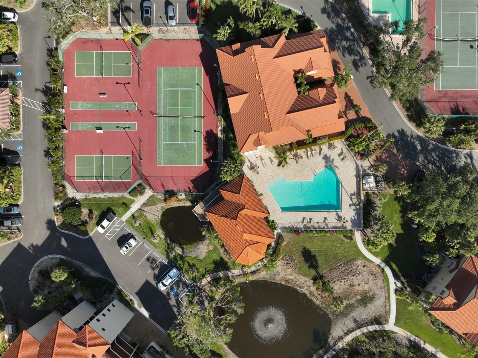 BLACKBURN HARBOR WATERFRONT VILLAS - Residential