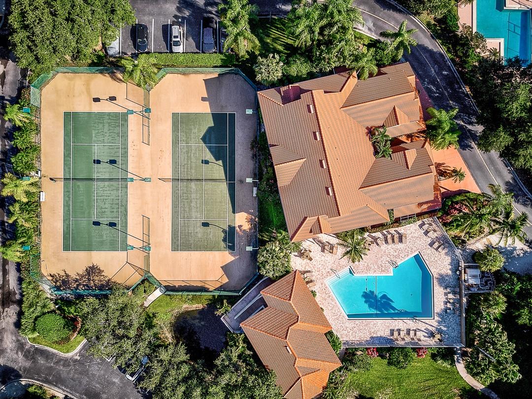 BLACKBURN HARBOR WATERFRONT VILLAS - Residential