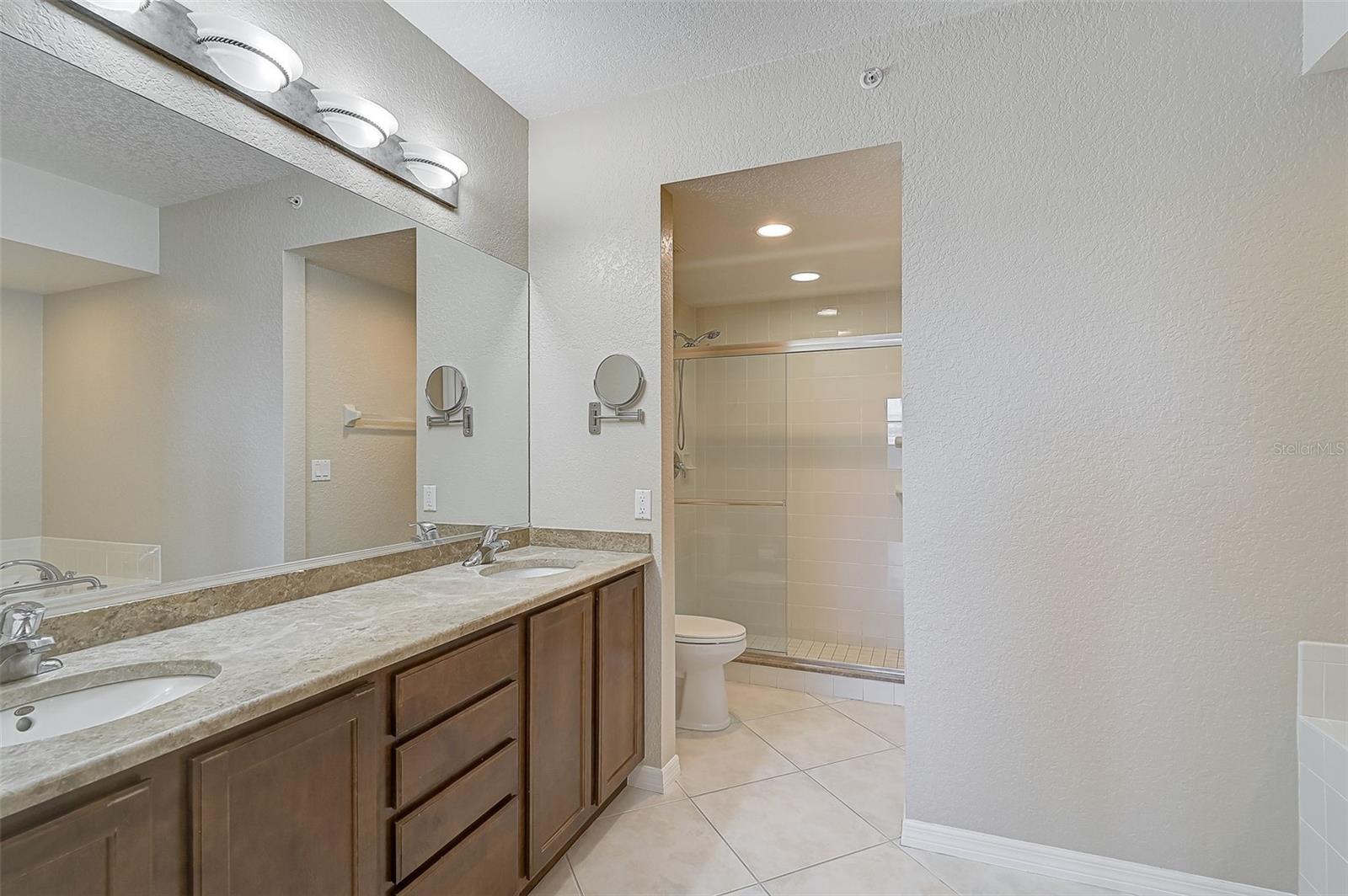 BLACKBURN HARBOR WATERFRONT VILLAS - Residential