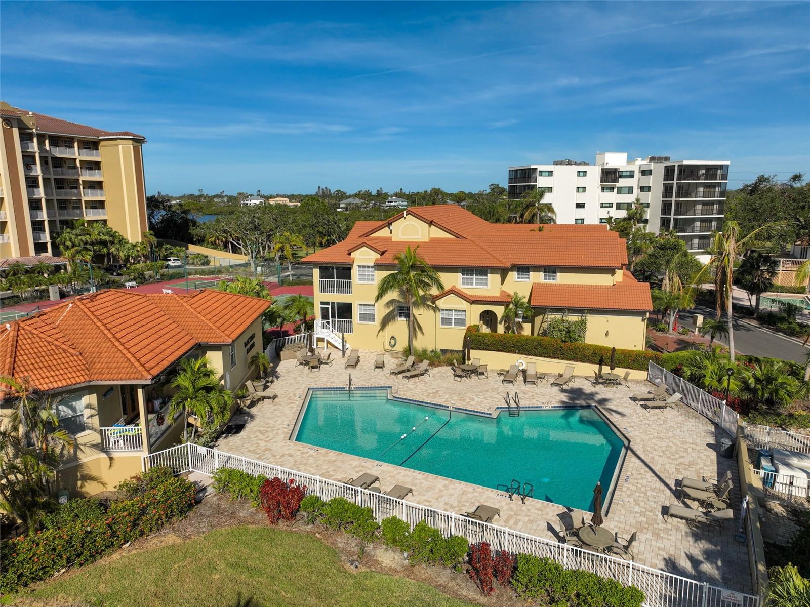 BLACKBURN HARBOR WATERFRONT VILLAS - Residential