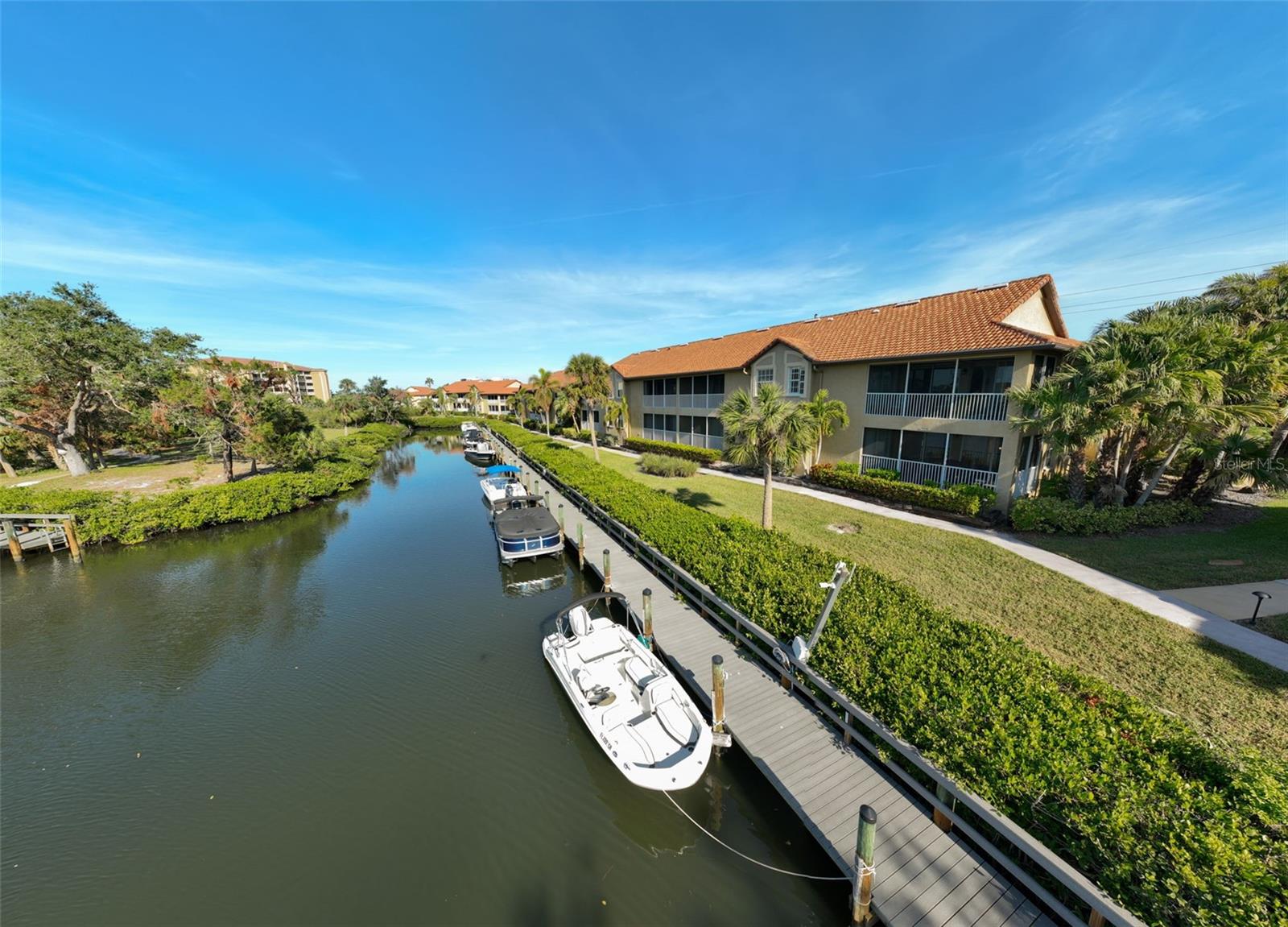BLACKBURN HARBOR WATERFRONT VILLAS - Residential